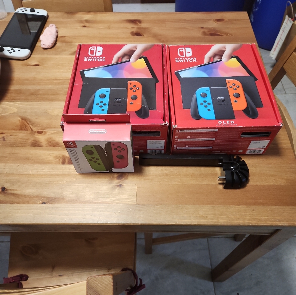 2 Nintendo switch oled